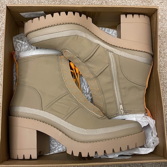 Steve Madden Boots - Picture 8 of 8